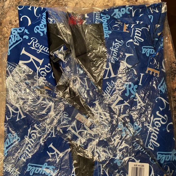 Men’s XXL suit. Kansas City Royals. - Picture 3 of 4
